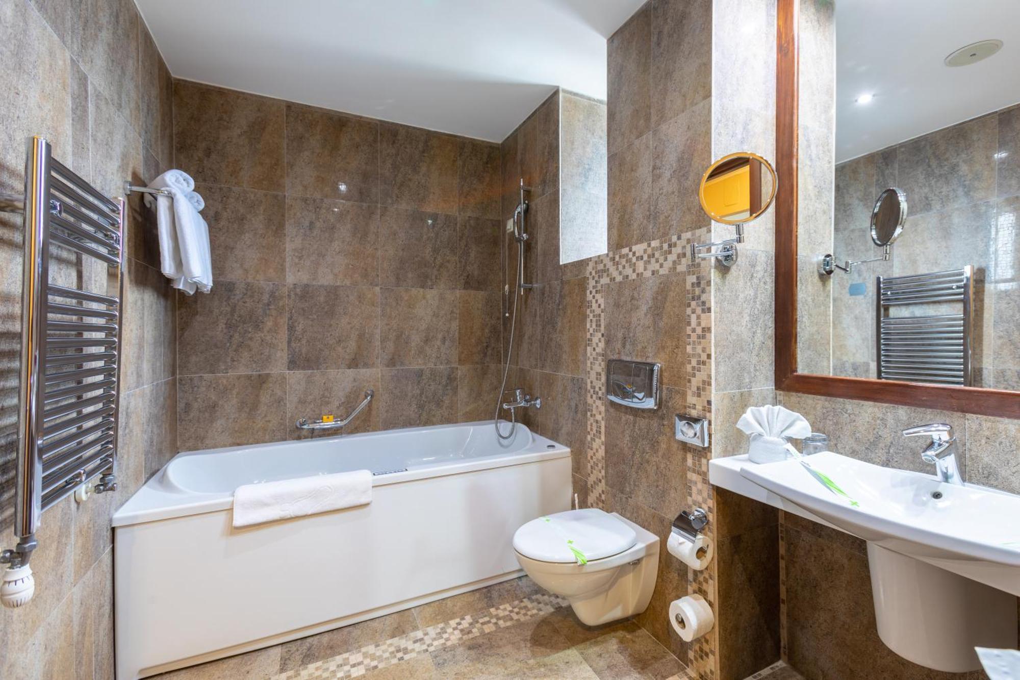 Alpin Resort Hotel Poiana Brasov Bagian luar foto