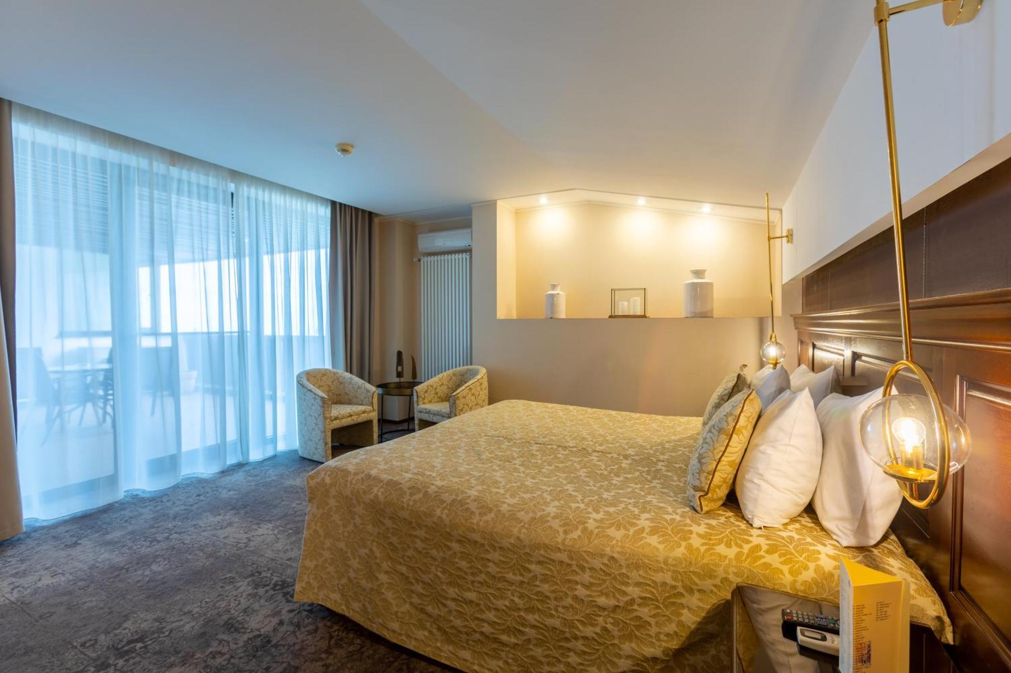 Alpin Resort Hotel Poiana Brasov Bagian luar foto