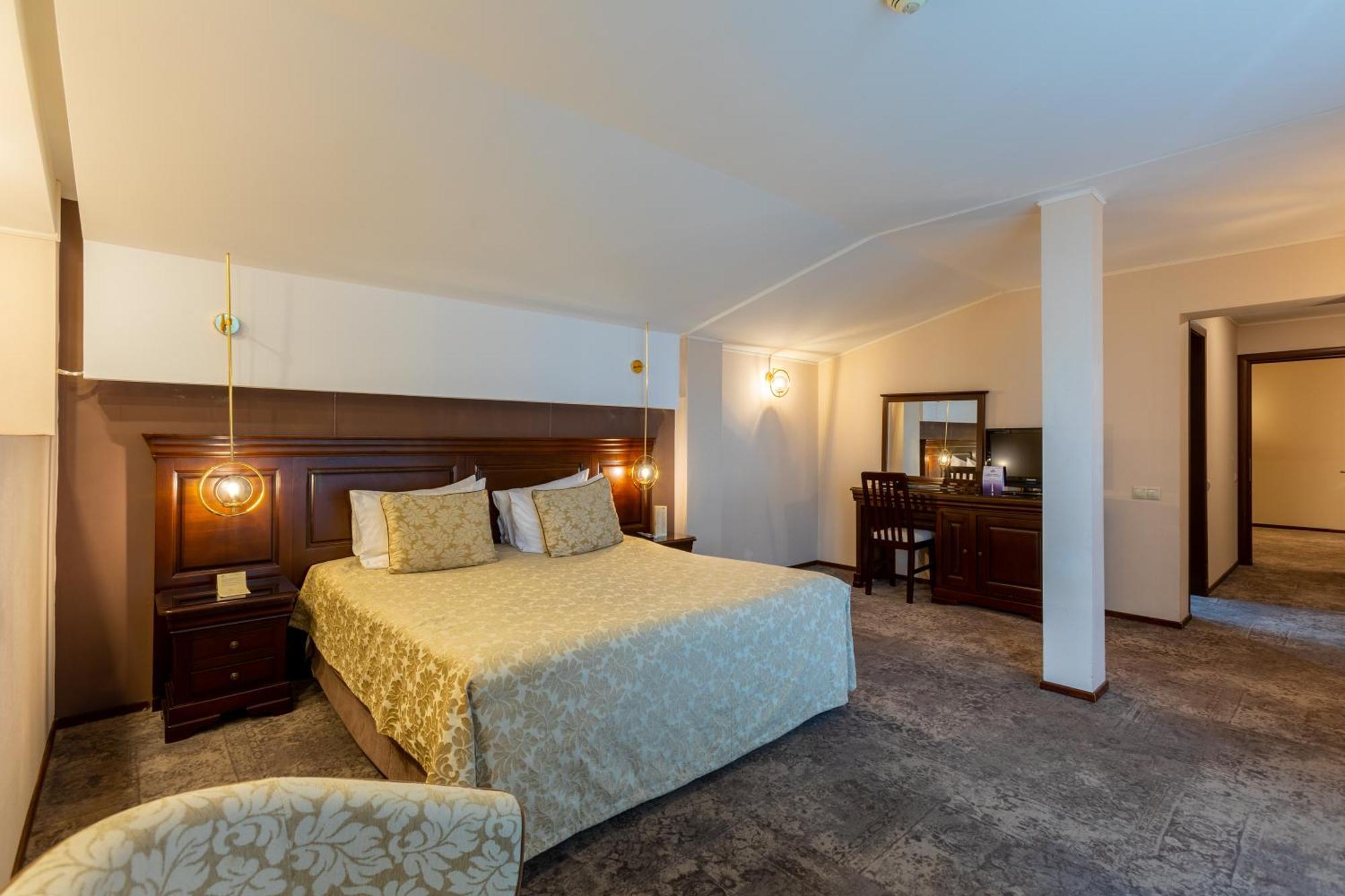 Alpin Resort Hotel Poiana Brasov Bagian luar foto
